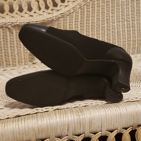 Easy Street Black Suede Pumps - Picture 7 of 8